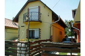 Węgry Privát Mezőkövesd, Zewnątrz